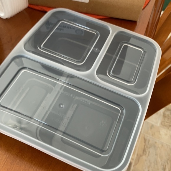 Simple Houseware food storage containers - Picture 2 of 3